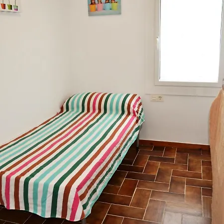 Apartment Espacioso En Cerca De La Playa Con Terraza Y Acepta Mascotas - Es-170-39