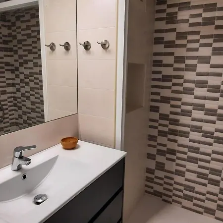 Apartment Espacioso En Cerca De La Playa Con Terraza Y Acepta Mascotas - Es-170-39